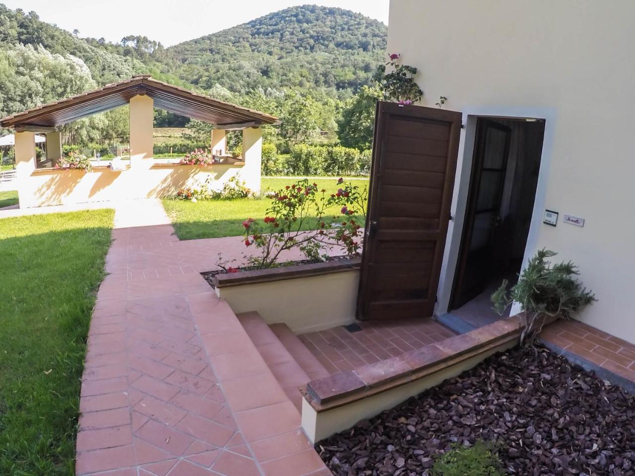 Casale La Fata -Tipico Toscano Immerso Nelle Colline Tra Lucca E Versilia, 6 Appartamenti Indipendenti Camaiore Exterior photo
